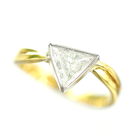 0.59 CARAT 18K YELLOW GOLD RING